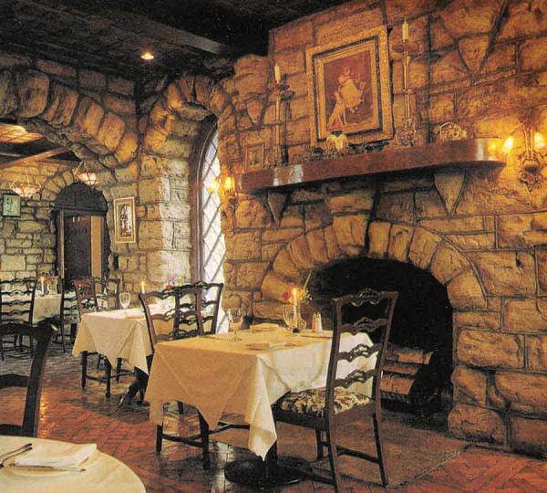 Beardslee Castle Dining Room